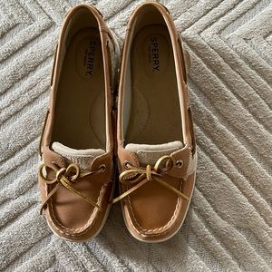 sperry boat shoes